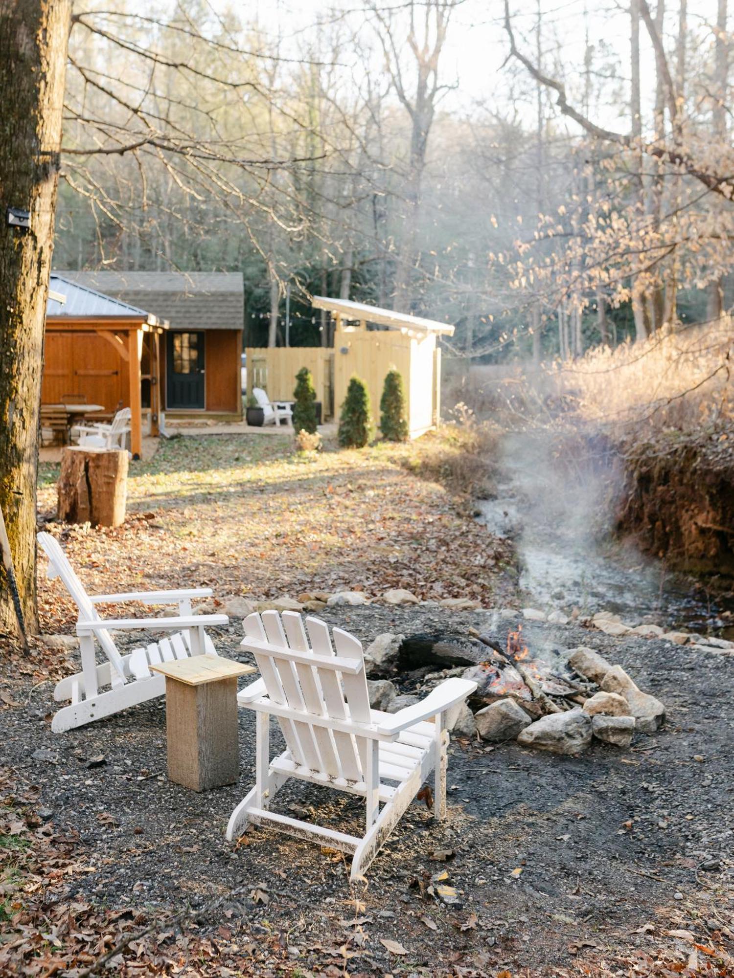 Blythe Shoals Base Camp Hotell Cleveland Exteriör bild