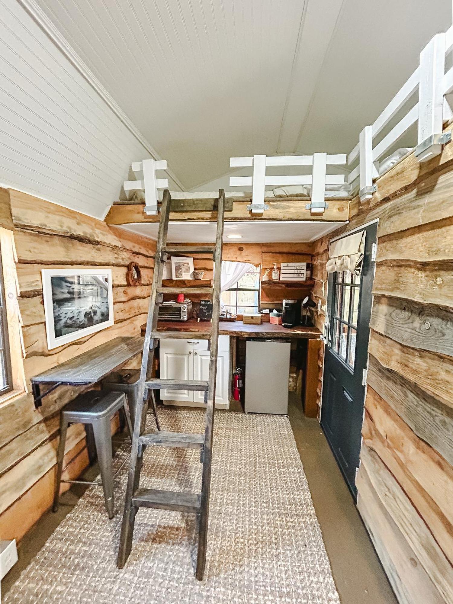 Blythe Shoals Base Camp Hotell Cleveland Exteriör bild